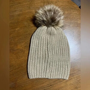 Lucky brand camel‎ and gold knit hat with faux fur Pom